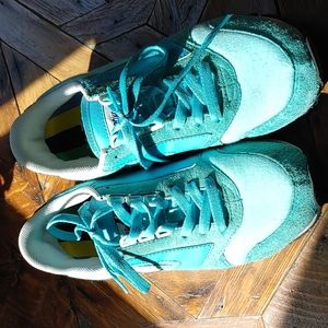 Brooks sz 8.5 sneaker teal suede/jersey